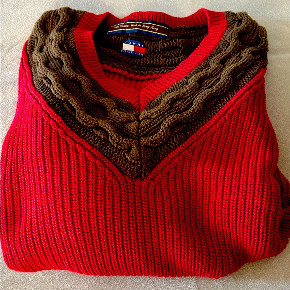 Tommy Hilfiger Red and Brown V-Neck Sweater